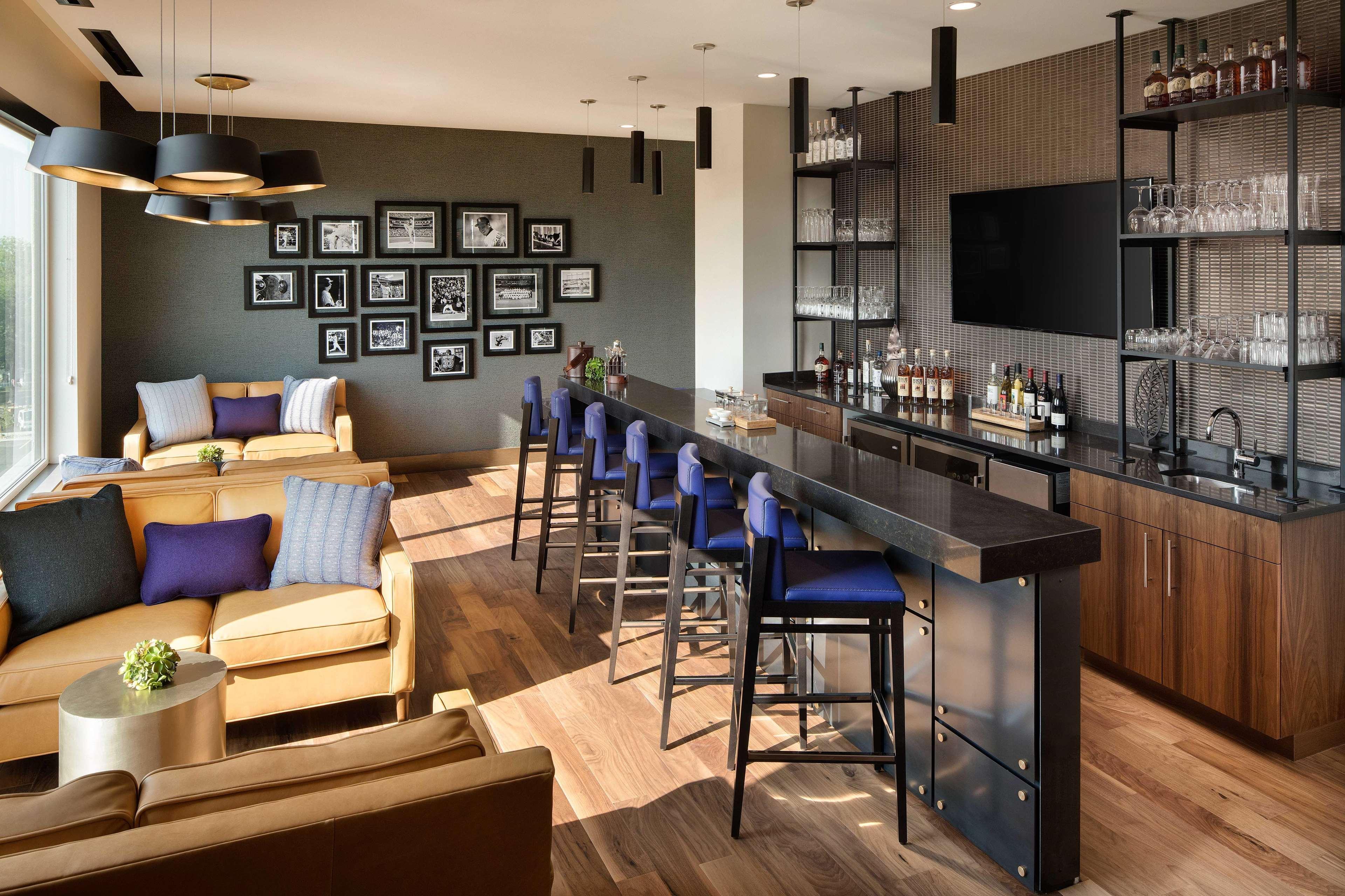 Doubletree By Hilton Greeley At Lincoln Park Hotel Exterior photo